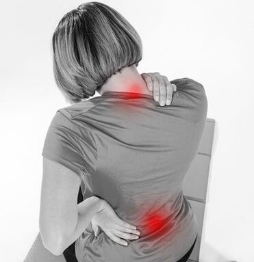 Douleurs au cou et au dos.